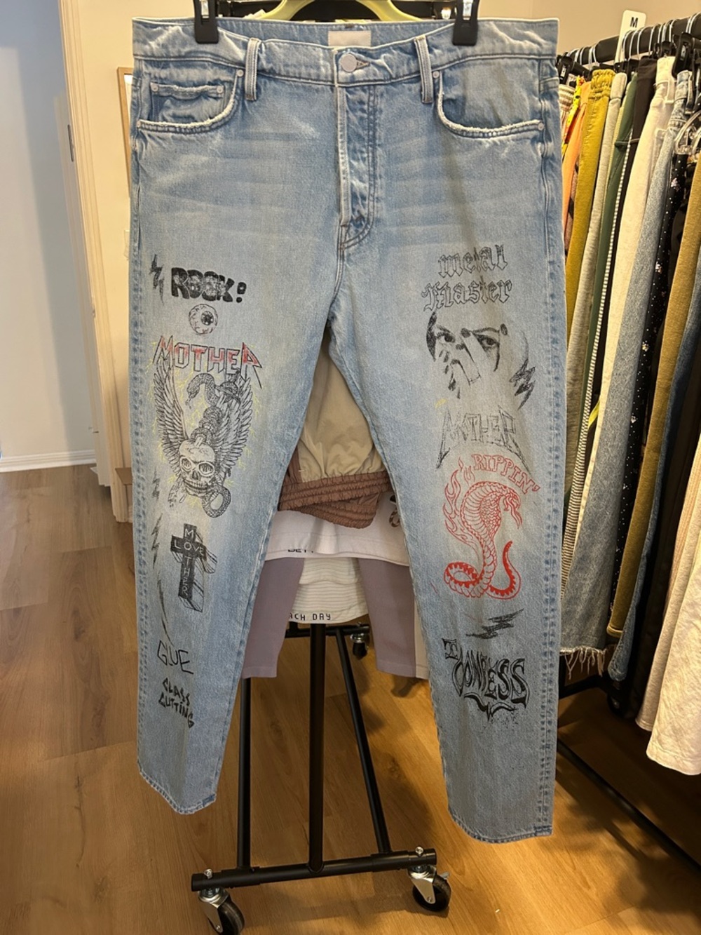 Men’s MOTHER Jean. The Chaser: Bloodshot Eyes. Size 34.